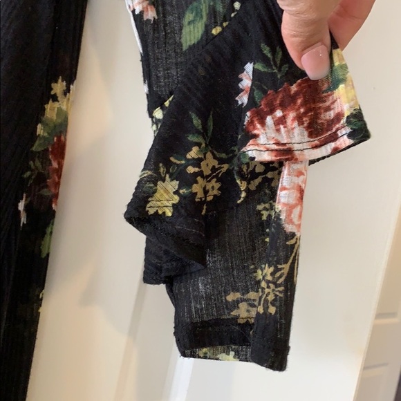 Floral ruffle mini Dress size M - Picture 4 of 5